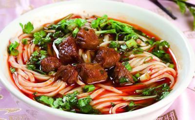 煮面條時(shí)，萬萬不能直接下鍋，做好這2步，面條不黏膩還勁道