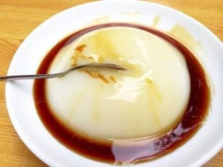 夏季天熱，在家自制特色小吃涼糕，方法簡單