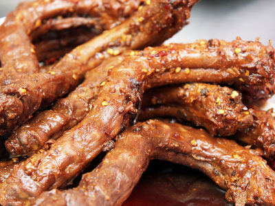 麻辣鴨脖技術(shù)培訓(xùn)班在哪里？蜀味緣培訓(xùn)學(xué)校是您的首選之地