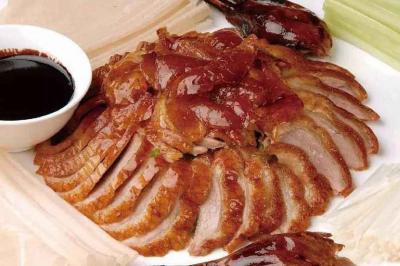 想學(xué)正宗的脆皮烤鴨技術(shù)？蜀味緣培訓(xùn)為您開啟美食創(chuàng)業(yè)之門！